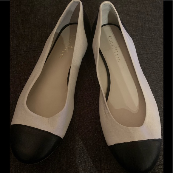 Women’s Cole Haan Cream/Black Flats size 9 - Picture 1 of 2
